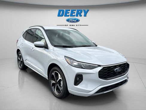 Used 2025 Ford Escape ST-Line Elite w/ Class II Trailer Tow Package image 9