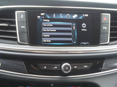 Used 2018 Buick Enclave Essence image 27