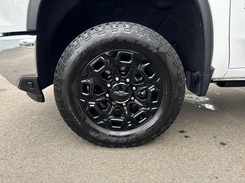 Used 2024 Chevrolet Silverado 3500 LT w/ Safety Package AWD/4WD image 29