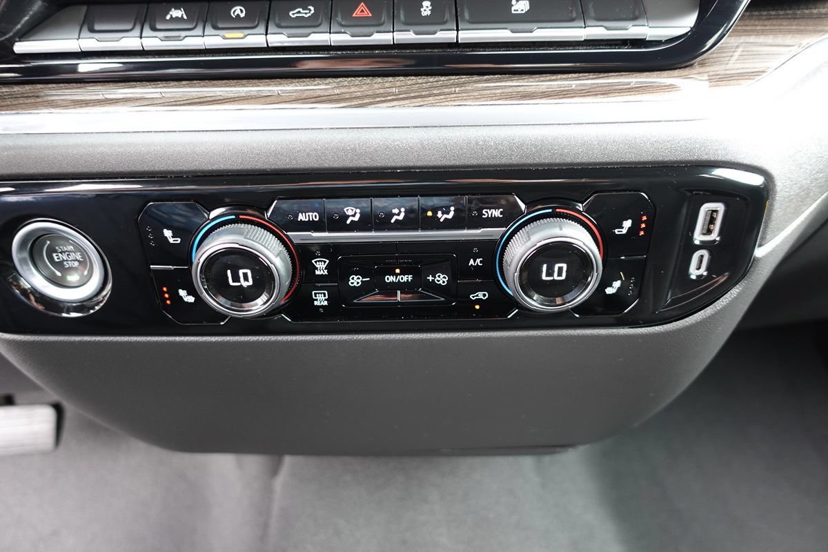 Used 2024 Chevrolet Silverado 1500 LT AWD/4WD image 42