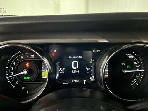 Used 2022 Jeep Wrangler Unlimited Rubicon w/ Cold Weather Group image 12