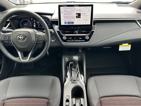 Certified 2026 Toyota Corolla SE w/ SE Premium Package image 13