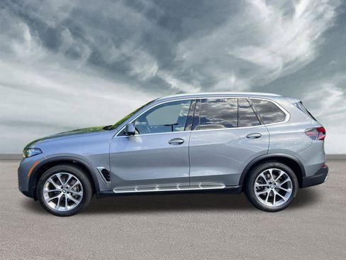 Used 2024 BMW X5 xDrive40i w/ Premium Package AWD/4WD image 2