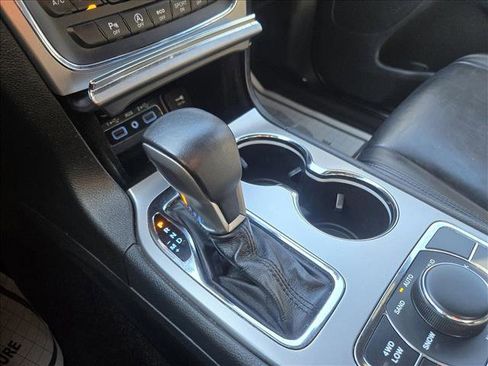 Used 2018 Jeep Grand Cherokee Limited image 20