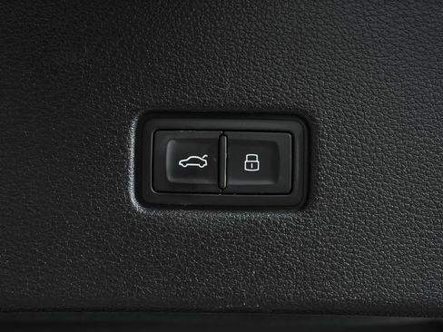 Used 2024 Audi RS Q8 image 90