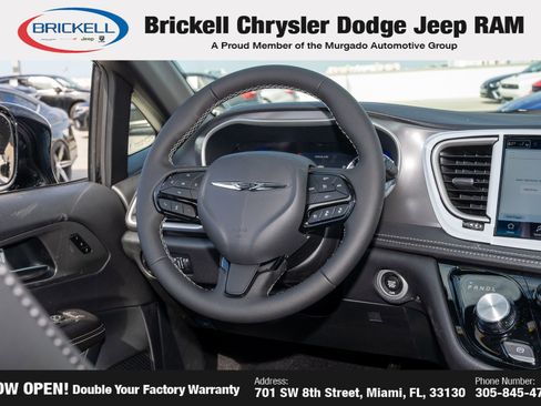 New 2026 Chrysler Pacifica Select image 23