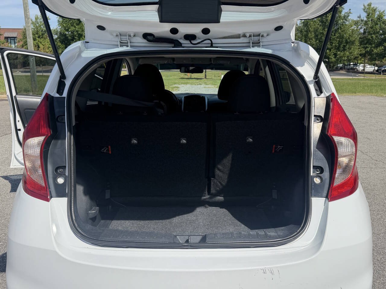 Used 2017 Nissan Versa Note SV FWD image 18