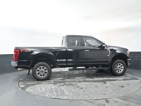 Used 2019 Ford F350 XLT w/ XLT Premium Package image 6