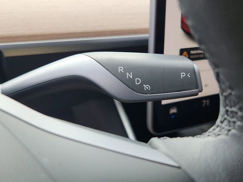 Used 2021 Tesla Model Y Long Range image 14