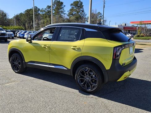 New 2026 Nissan Kicks SR image 7