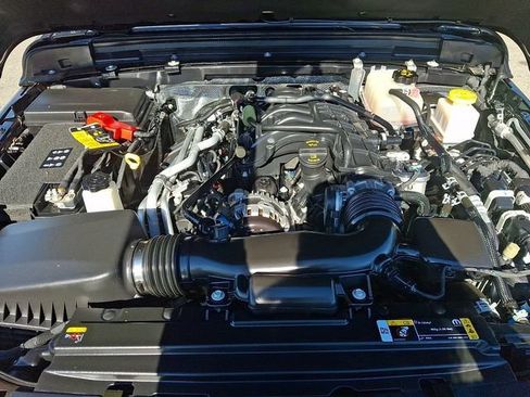 Used 2024 Jeep Gladiator Sport AWD/4WD image 36