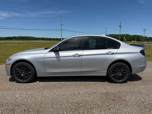 Used 2013 BMW 335i xDrive Sedan AWD/4WD image 2