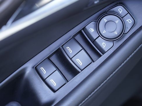 Used 2024 Buick Enclave Avenir w/ Avenir Technology Package image 17