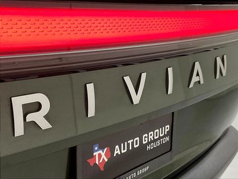 Used 2024 Rivian R1S Adventure Dual AWD/4WD image 35
