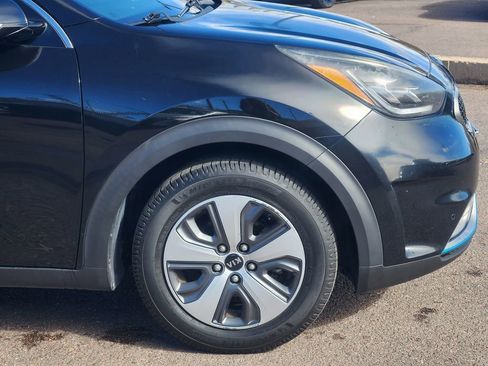 Used 2018 Kia Niro EX Premium image 28