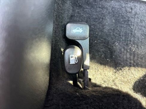 Used 2024 Hyundai Elantra Limited image 47