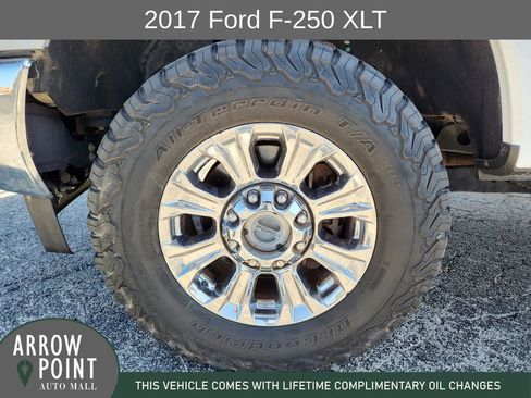 Used 2017 Ford F250 XLT w/ XLT Premium Package image 16