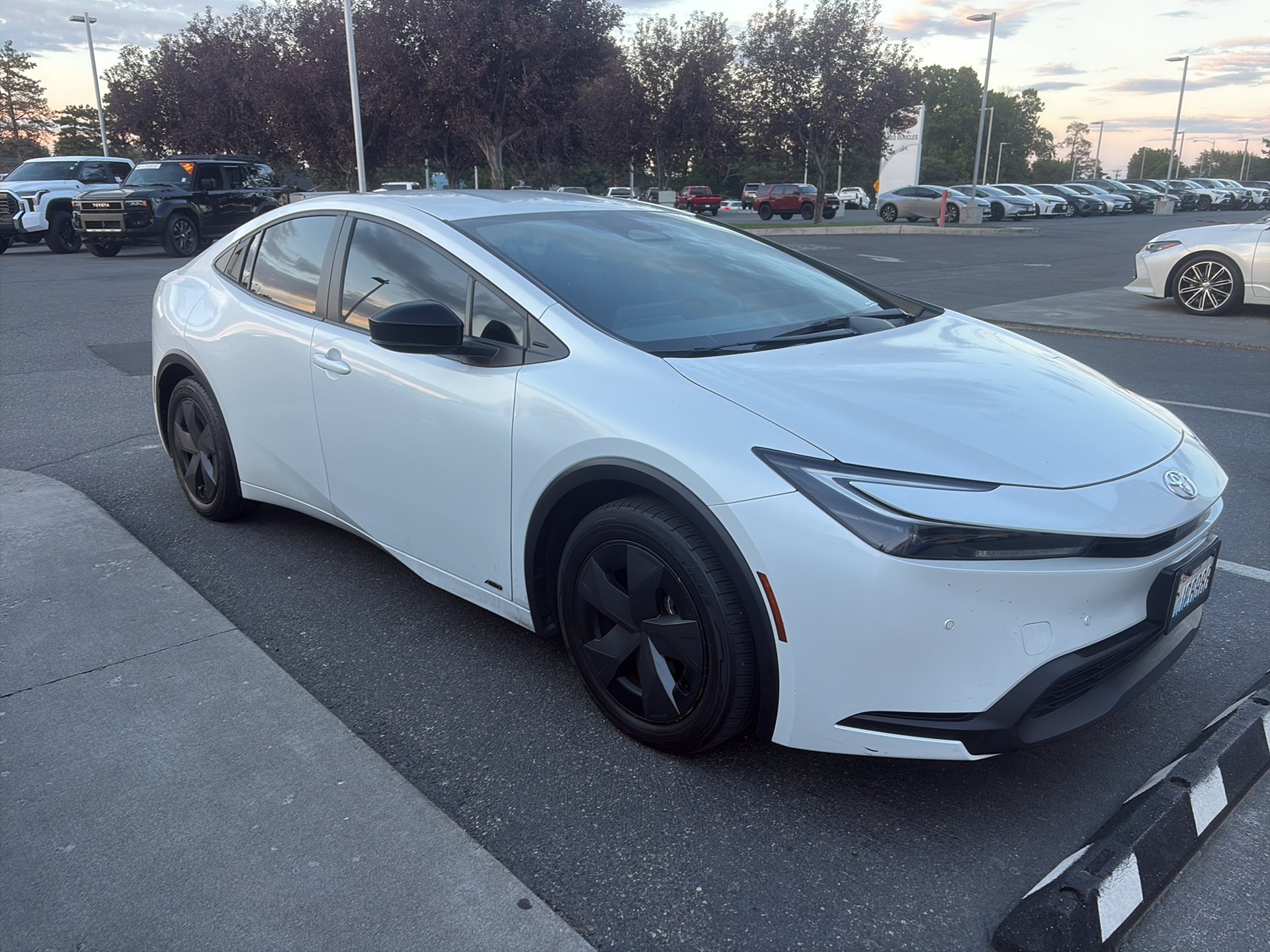 Certified 2023 Toyota Prius LE AWD/4WD image 46