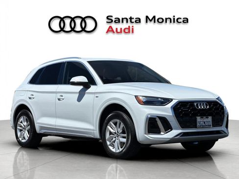 Used 2023 Audi Q5 2.0T Premium w/ Convenience Package image 9