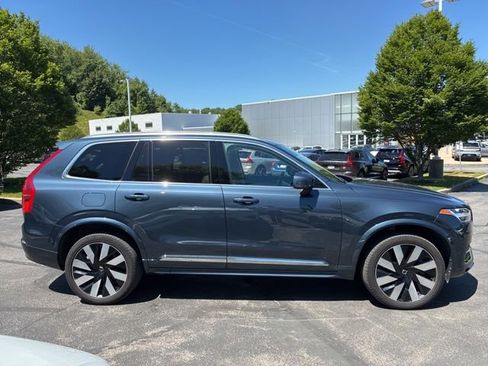 Used 2025 Volvo XC90 T8 Plus w/ Protection Package Premier AWD/4WD image 3