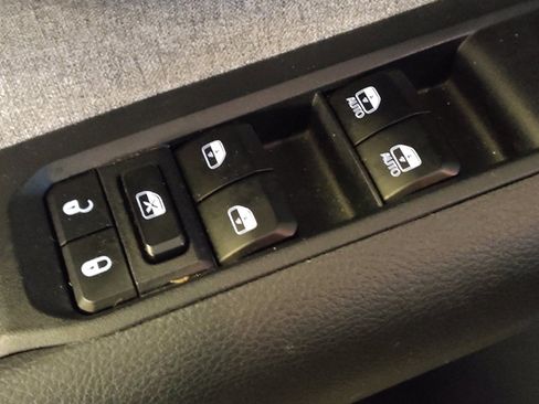 Used 2024 Jeep Compass Latitude image 27