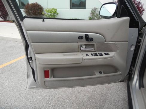 Used 2008 Mercury Grand Marquis LS RWD image 25