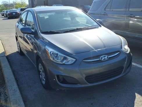 Used 2017 Hyundai Accent SE image 2