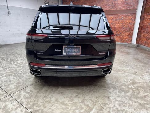 Used 2023 Jeep Grand Cherokee Overland w/ Luxury Tech Group IV image 4