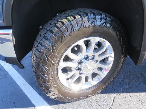 Used 2025 Chevrolet Silverado 2500 LTZ w/ LTZ Plus Package image 16