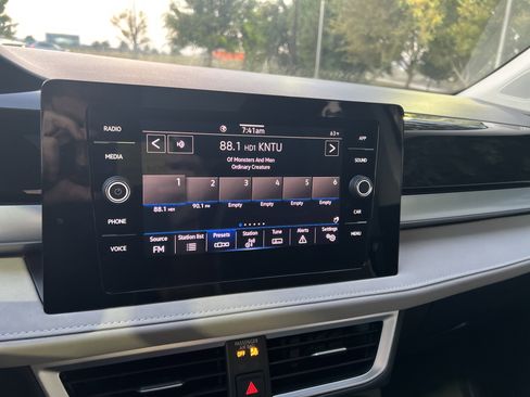 Certified 2025 Volkswagen Taos SE image 22