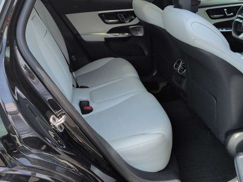 Used 2024 Mercedes-Benz GLC 300 4MATIC image 22