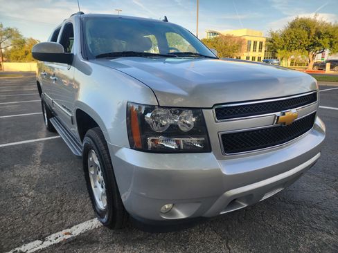 Used 2013 Chevrolet Avalanche LT image 1