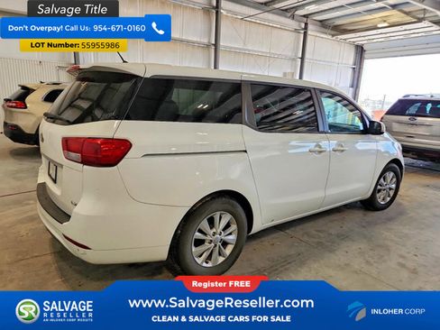 Used 2017 Kia Sedona LX FWD image 4