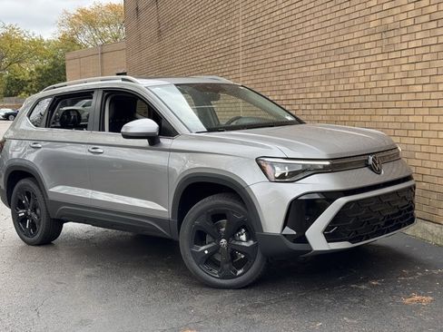 New 2025 Volkswagen Taos SEL image 3