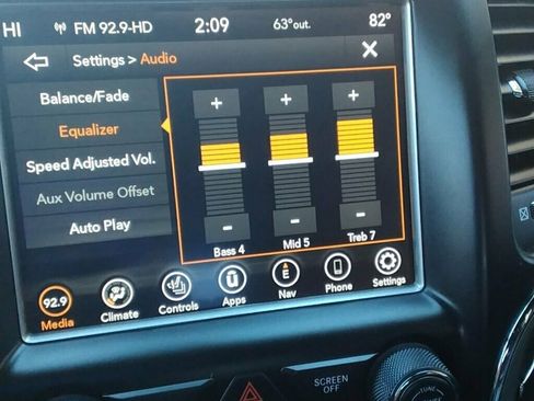 Used 2018 Jeep Grand Cherokee Limited image 19