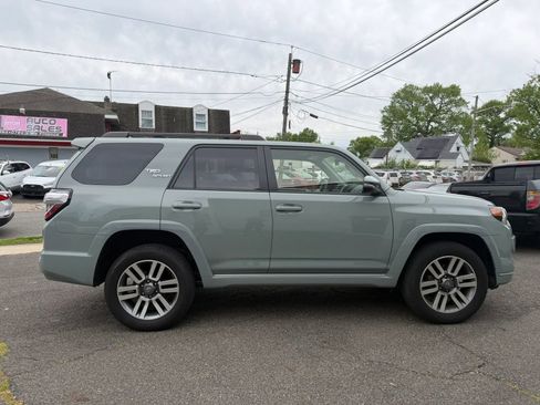 Used 2022 Toyota 4Runner TRD Sport w/ Technology Package AWD/4WD image 5
