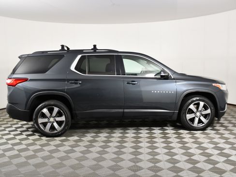 Used 2019 Chevrolet Traverse LT w/ LT Premium Package FWD image 5