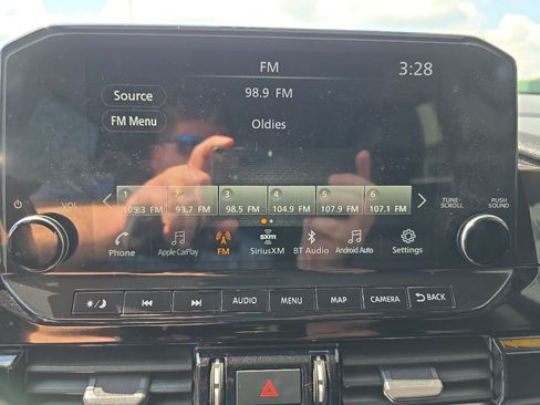 Used 2023 Nissan Pathfinder SL w/ Lighting Package (N92) FWD image 25