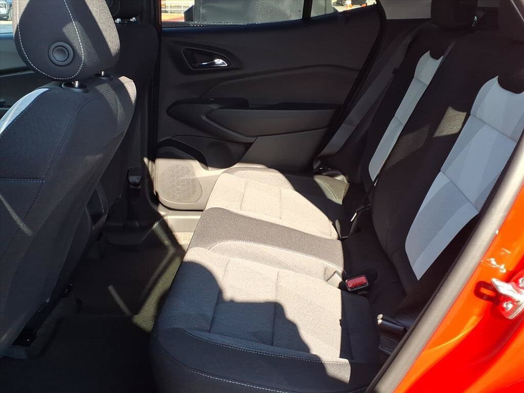 New 2026 Chevrolet Trax LS w/ LS Convenience Package FWD image 17