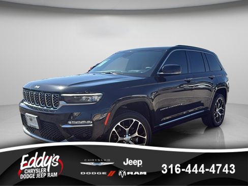 Used 2024 Jeep Grand Cherokee Summit AWD/4WD image 3