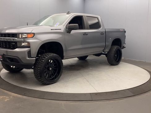 Used 2021 Chevrolet Silverado 1500 Custom w/ LPO, Dark Essentials Package AWD/4WD image 9