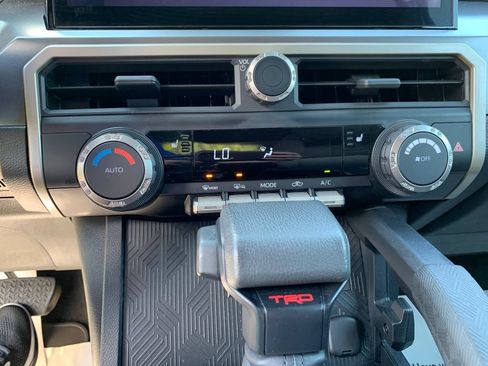 Used 2024 Toyota Tacoma TRD Off-Road AWD/4WD image 23