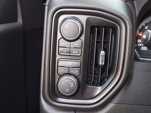 Used 2022 Chevrolet Silverado 1500 Custom image 25