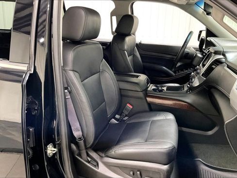 Used 2016 GMC Yukon XL SLT w/ Premium Edition AWD/4WD image 7