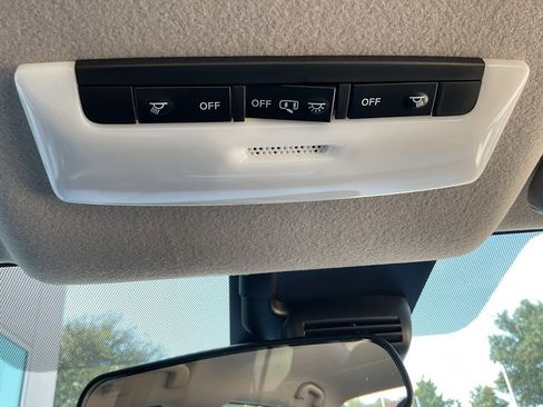 New 2025 Nissan Versa SV w/ Trunk Package image 27