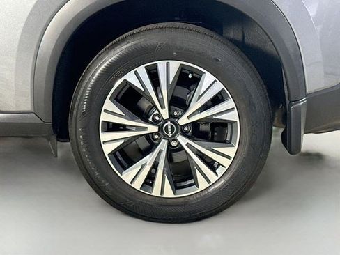 Used 2023 Nissan Rogue SV FWD image 37