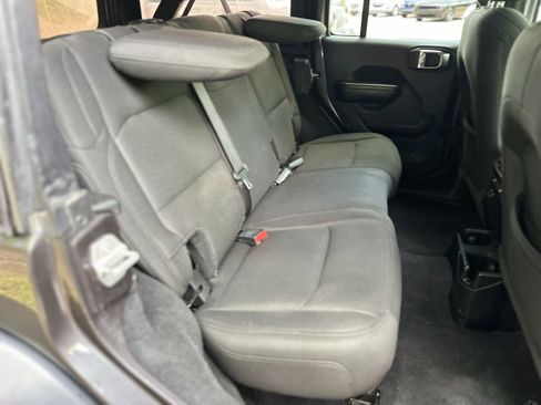 Used 2019 Jeep Wrangler Unlimited Sport S image 19