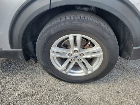 Used 2022 Ford Explorer XLT image 7