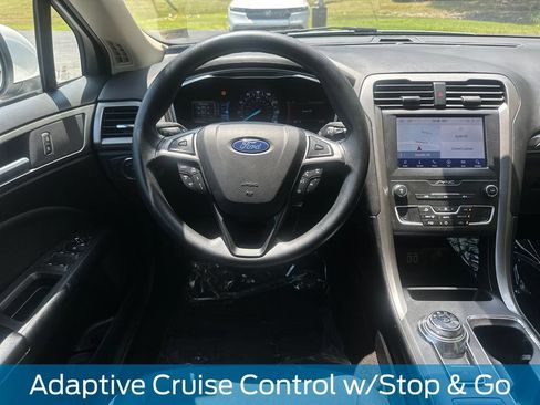 Used 2020 Ford Fusion SE FWD image 17
