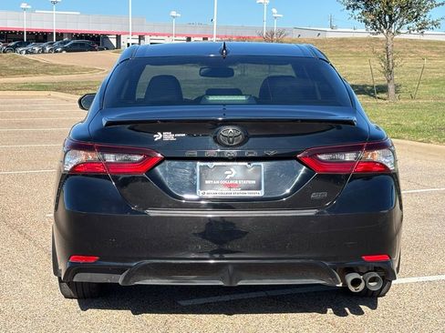 Used 2023 Toyota Camry SE image 6